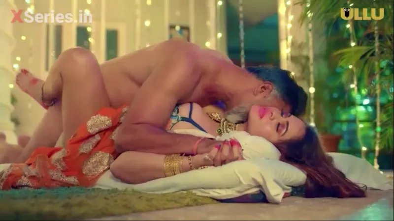 Indian Desi Roasni Bhabhi Ki Gund Fad Di Unki Jet Ji